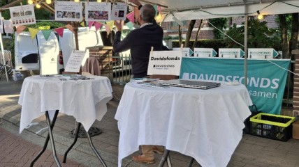 infostand op de gezellige kerstmarkt in 't Stookkot.